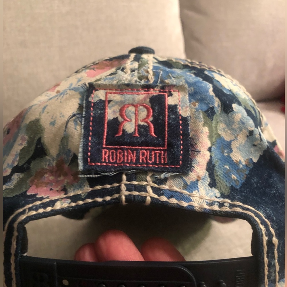 Robin Ruth Hat - Picture 7 of 7